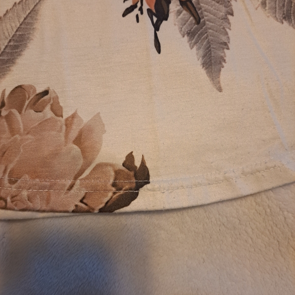 Floral Crisscross Cold-Shoulder Women's Top - White Peach - Picture 4 of 4